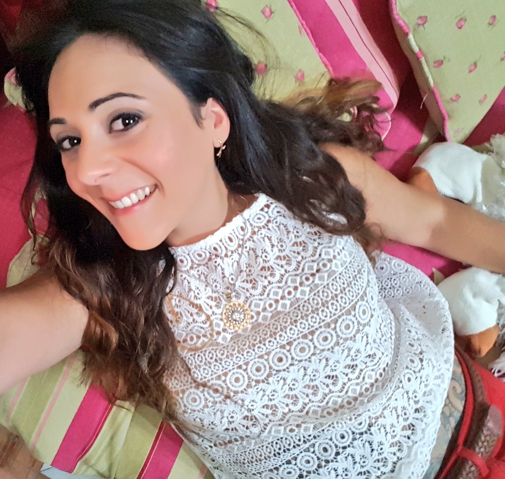 SoySaraJimenez_'s tweet photo. NO PUEDO ESTAR MÁS CONTENTA!!! #SeFue vuelve a subir en el #To50 de @canalfiesta GRACIAS MIL!! #FelizSábado Familia😘 https://t.co/CUzQkAYR39
