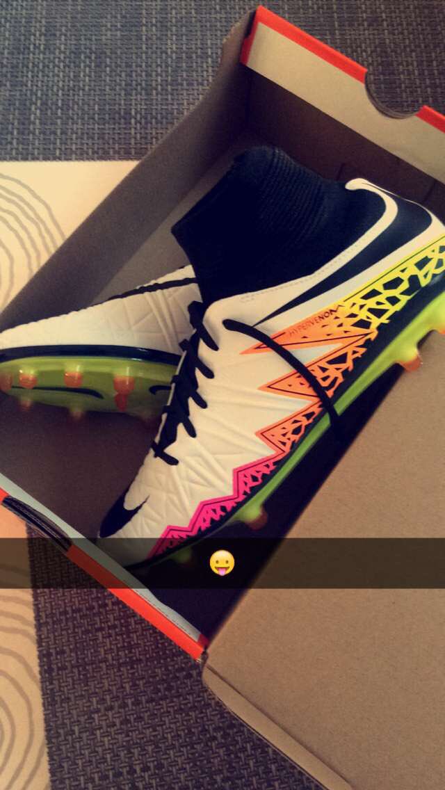 KcZenitsoine's tweet photo. Merci 😛😛😛 #plus2foot https://t.co/ifKzkNXf21