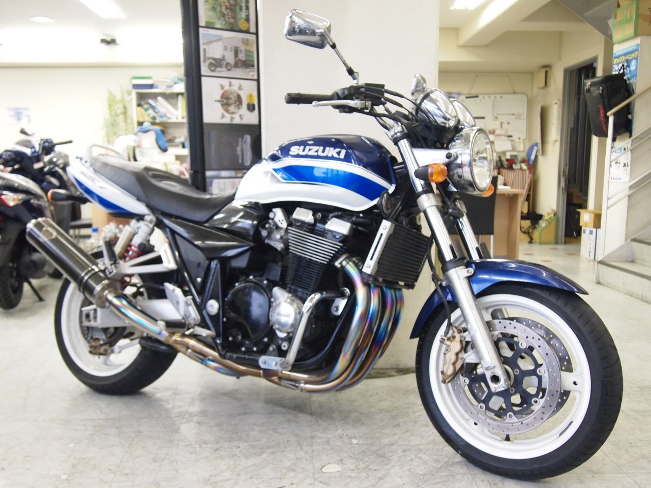 SUZUKI GSX1400 タンク 青/白 - メルカリ