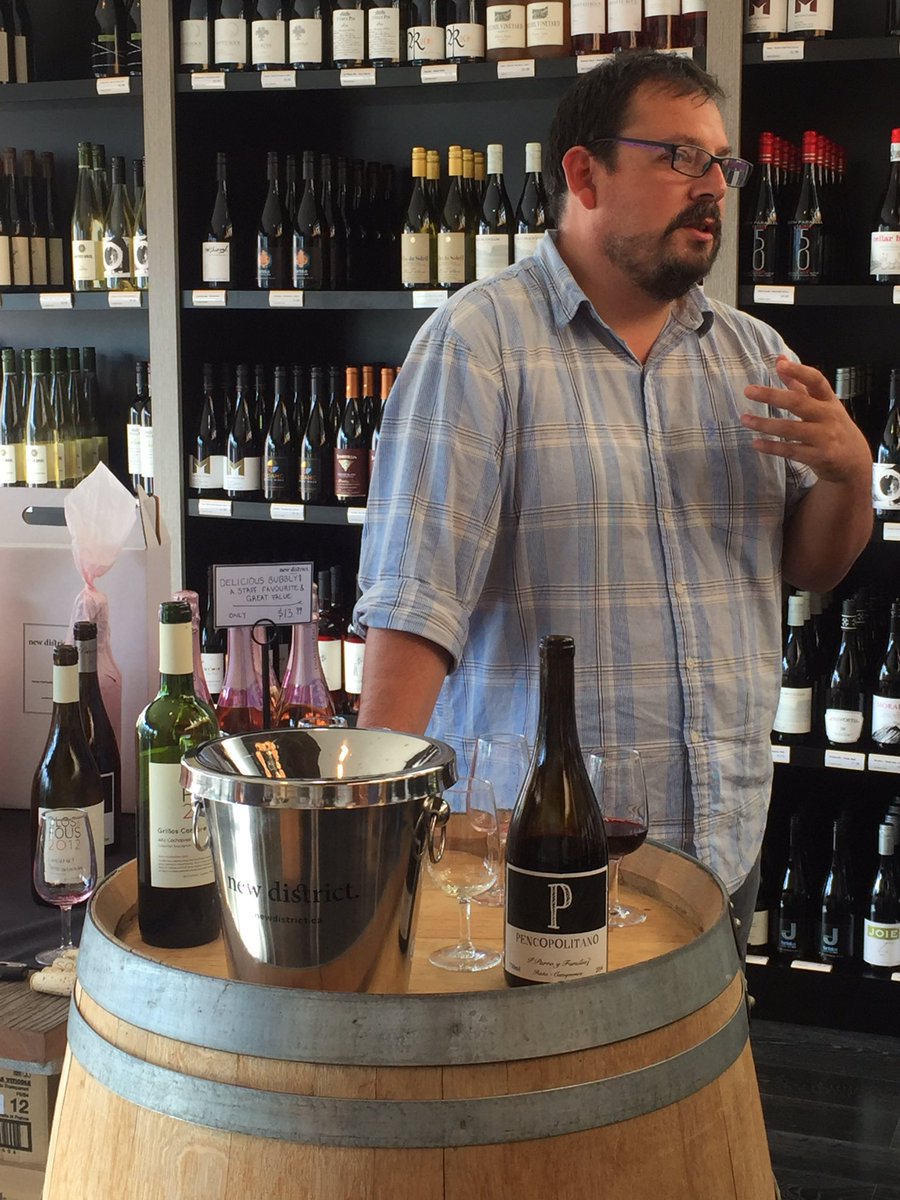 djwines's tweet photo. Thx Pedro @ClosdesFous for brill tstg @NewDistrictWine Dunbar Wine Store of 3 grt CdF wines + @Haywirewine 🙏🏻❤️ https://t.co/Xa374npIYK