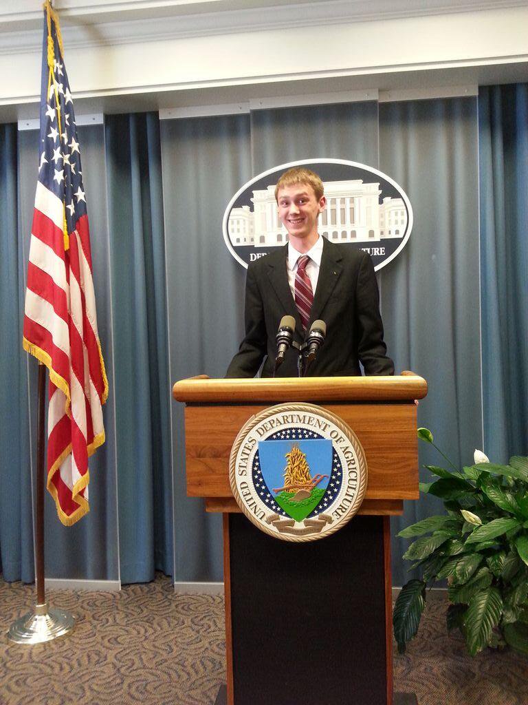 bwhanson27's tweet photo. @thenextnorm Throwback to that time I lead the symposium in our press room! https://t.co/alayptClVt