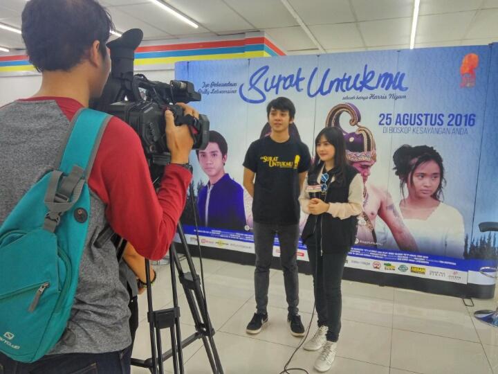 Nurulhi83696443's tweet photo. Smoga kerja keras crew n para pemain dpt terbayar dgn antusias dan byknya masyarakat yg ingin mnnton @SuratUntkmu 🙏 https://t.co/Qjb42pnJDH