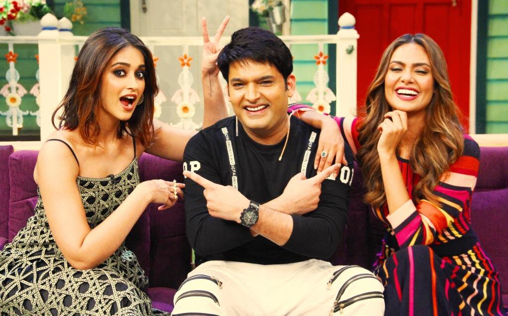 KapilSharmaK9's tweet photo. Fun laughter masti music all 2gether wid @akshaykumar @Ileana_Official @eshagupta2811 tonight #rustomontkss @SonyTV https://t.co/hslHSHqHKu