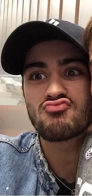 anajoycestyle's tweet photo. Como para abrazarlo y llenarle la cara de besos lo amo lo amo se ve tan tierno https://t.co/uI0YLDmHkb