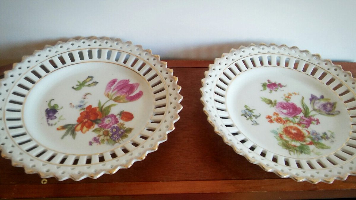 Abatevintage's tweet photo. Bavaria Schumann Plate Vintage Dresden Lattice Scalloped Edge Gold Trim Em… https://t.co/WIGA8lQxNi #Etsy #RosePlate https://t.co/fz36K9QxY7