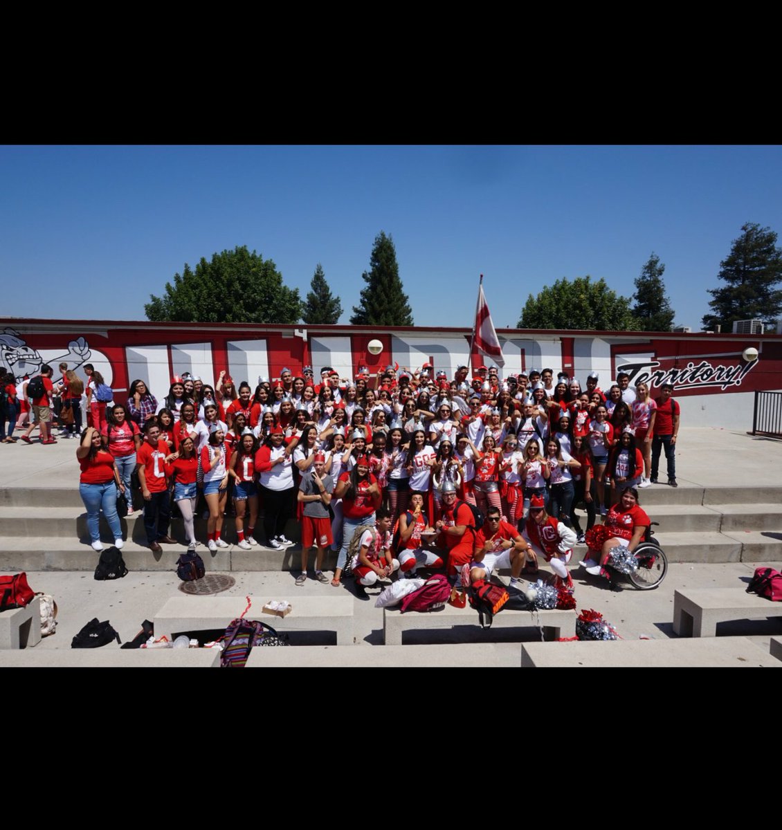 AnyssaReneeee's tweet photo. We bleed red and white ❤🐾 https://t.co/QKJf2bruTz