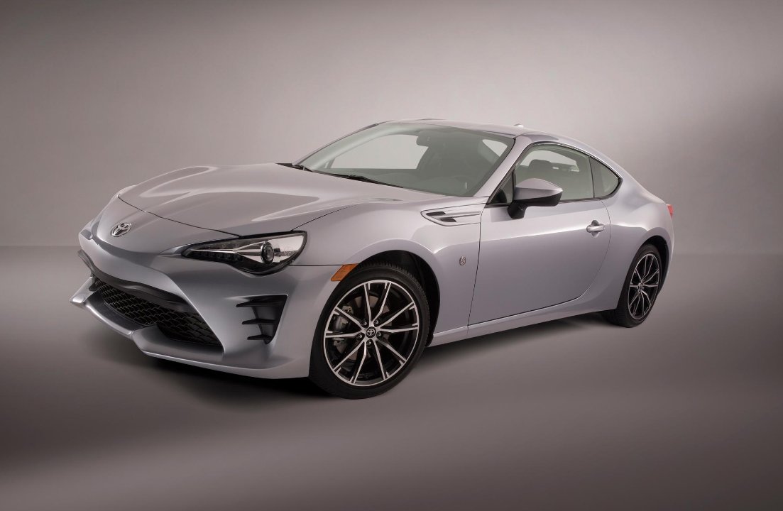 Happy weekend guys!

Counting down the days until this beauty arrives...#newGT86 😍