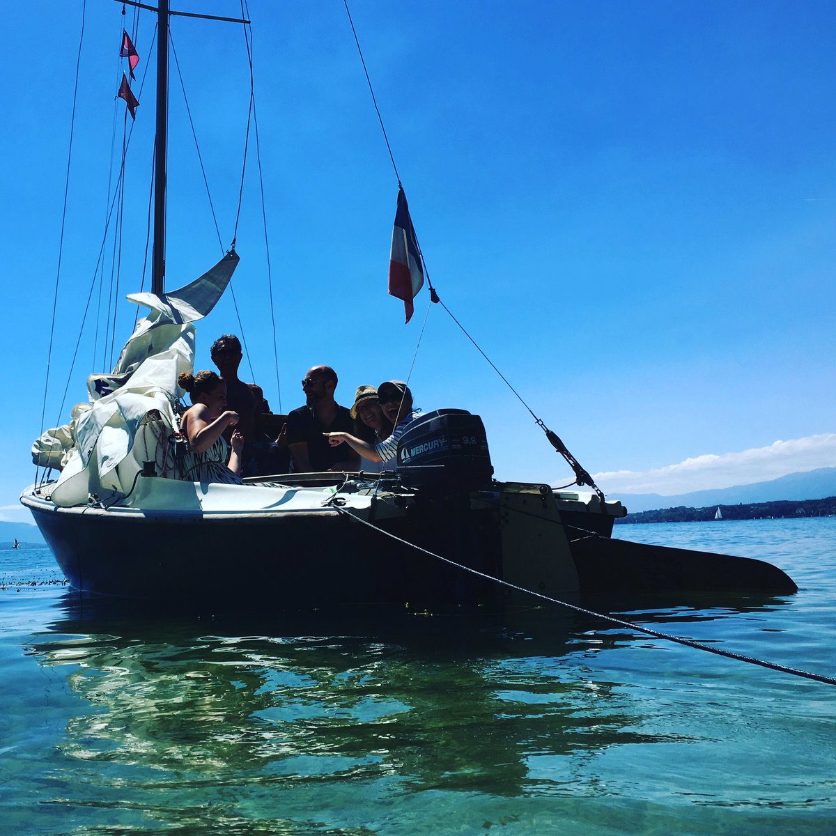 pmb_com's tweet photo. Journée team-building à la voile sur notre cher lac #nyon #teambiilding https://t.co/bswppzxRwH