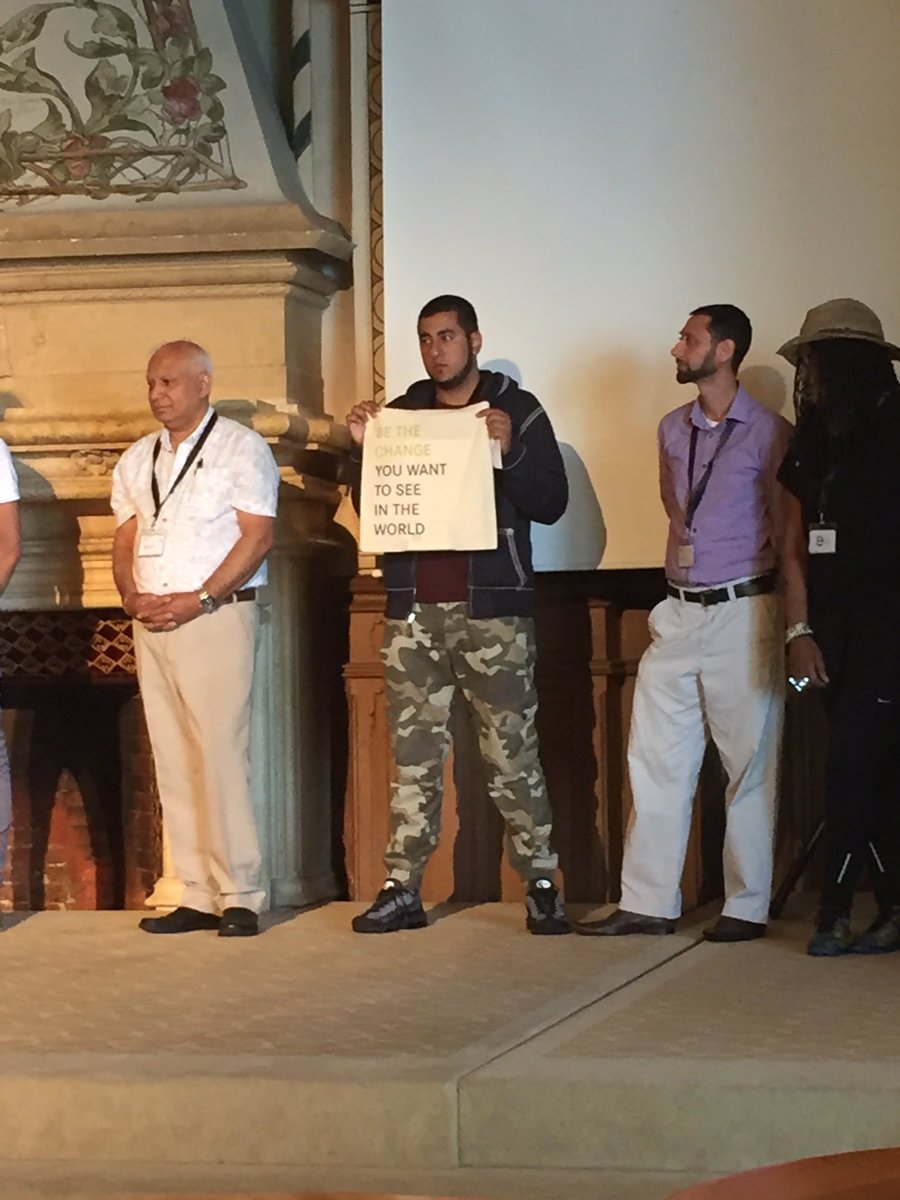 caux_iofc's tweet photo. A #policeofficer from #Nottingham sharing one of #CAUX2016 main messages: be the change you want to see in the world https://t.co/A4riyjfcRq
