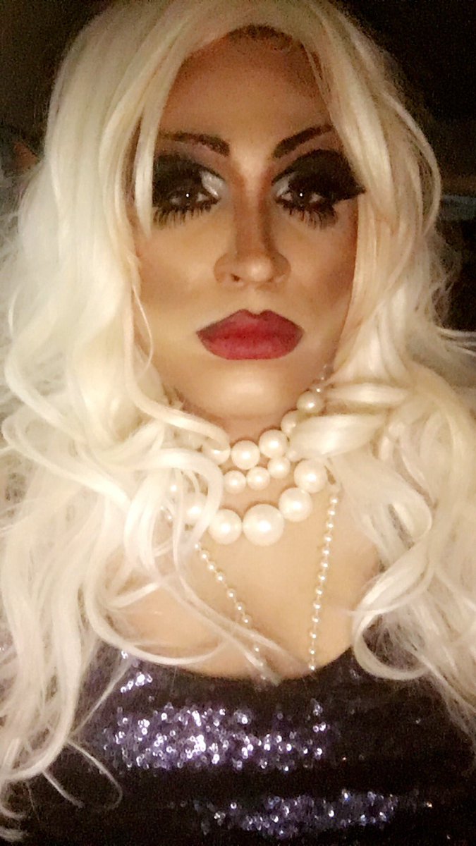 theehotmess's tweet photo. #swearing #TransJenner #ComoLaBruce https://t.co/WPbq1Ivjde