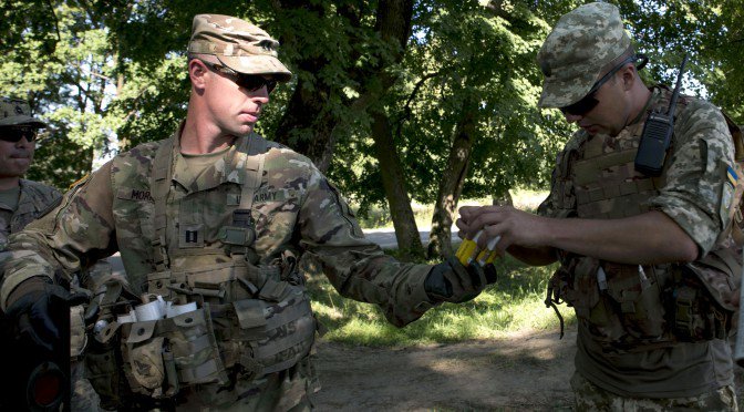.@USArmy #NCOs Build Bonds in #Ukraine | buff.ly/2bdGOhh | #ArmyLeaderDevelopment, @NCOJournal
