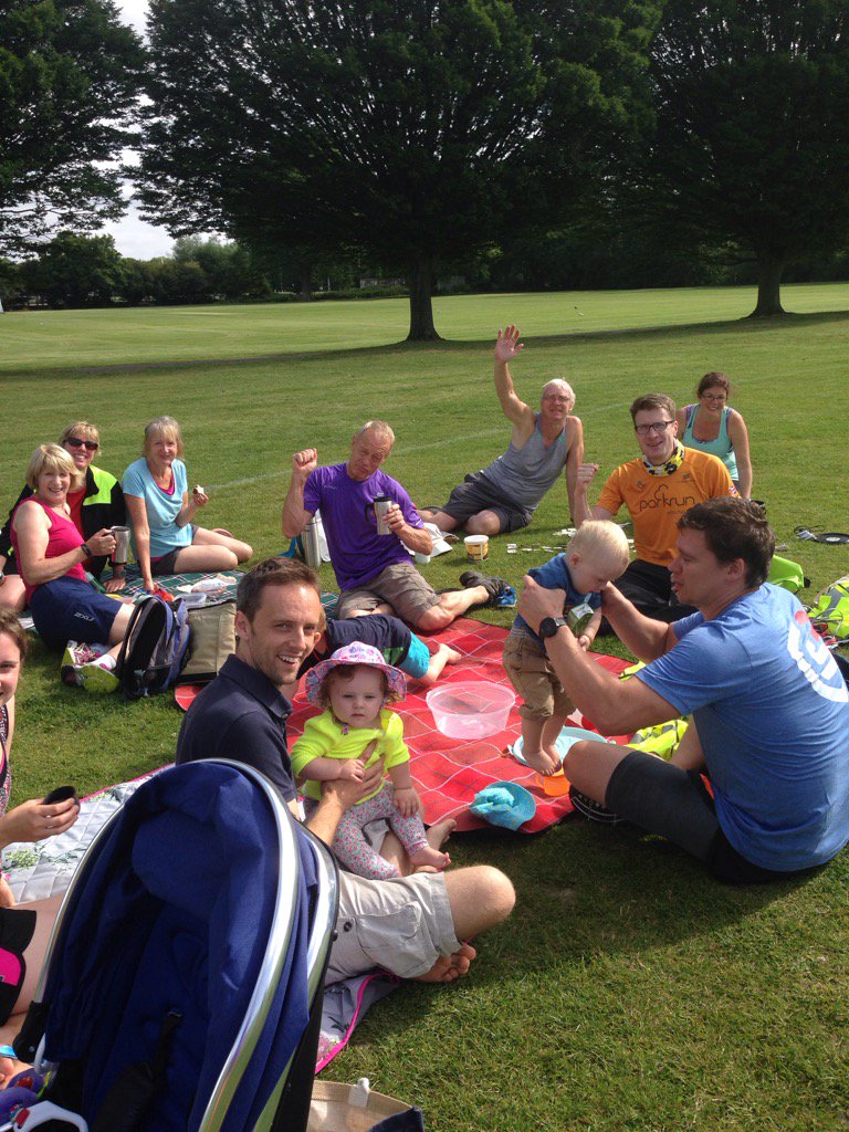 #picnicinthepark with @wchesterparkrun after a sunny Saturday run. @parkrunUK @WinchesterFit @FITique34