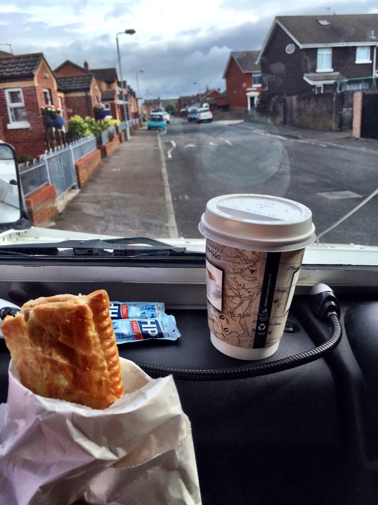 PSNIBelfastN's tweet photo. 2 parades done, 4 to go in a big day. All quiet so far past Ardoyne/Twaddell + on the Shankill #timeforteafirst SgtW https://t.co/rK7KssdhI9