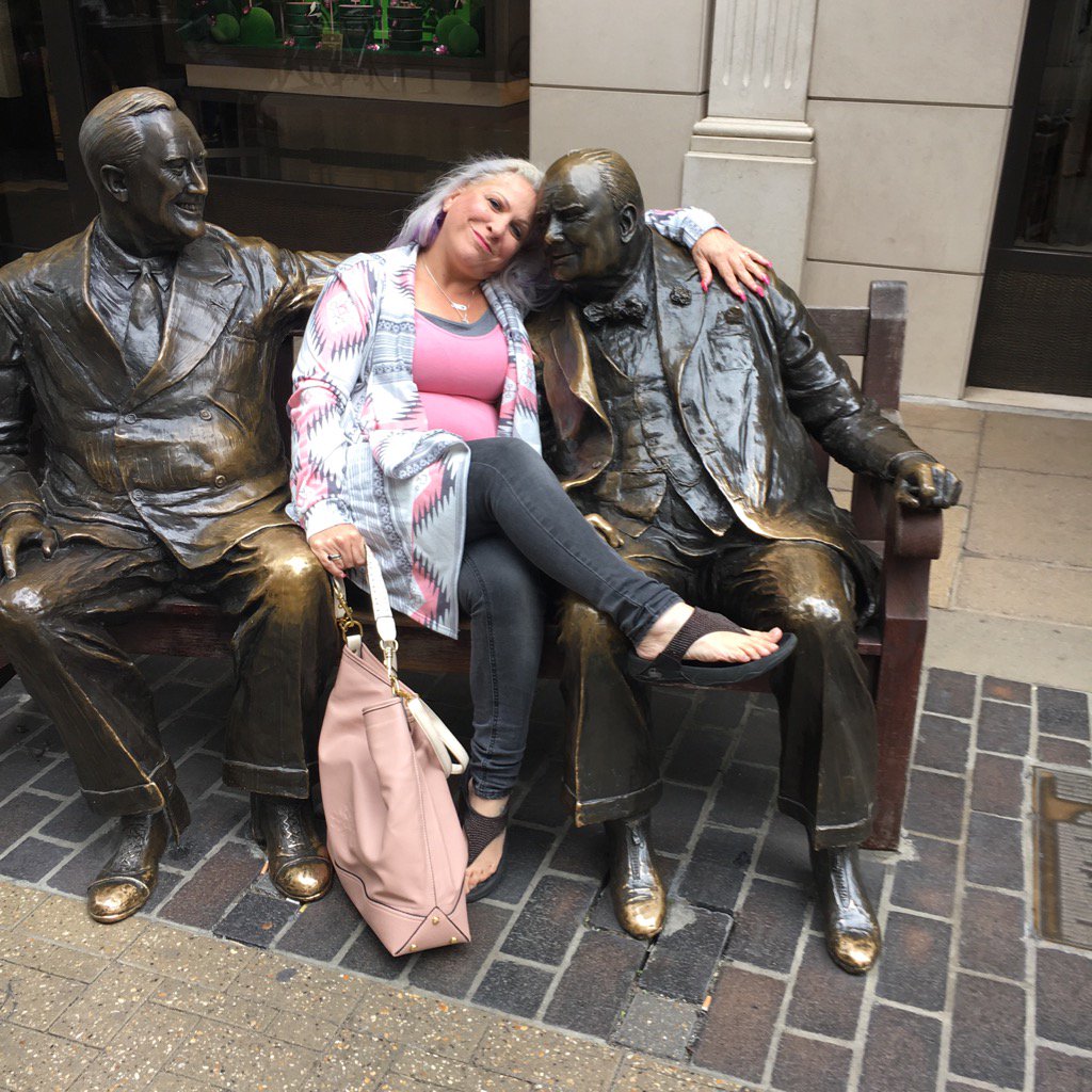 BSoftley's tweet photo. @FarleySusan @Karen_Betts she meet her match https://t.co/j9O6aRYnjT