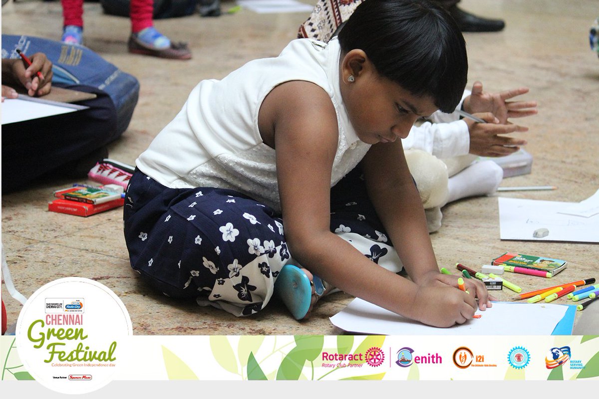 rczenith's tweet photo. School Kids from various parts of Chennai are into live action. Drawing Competition on the theme “Nature”. https://t.co/hRc9wpBObd