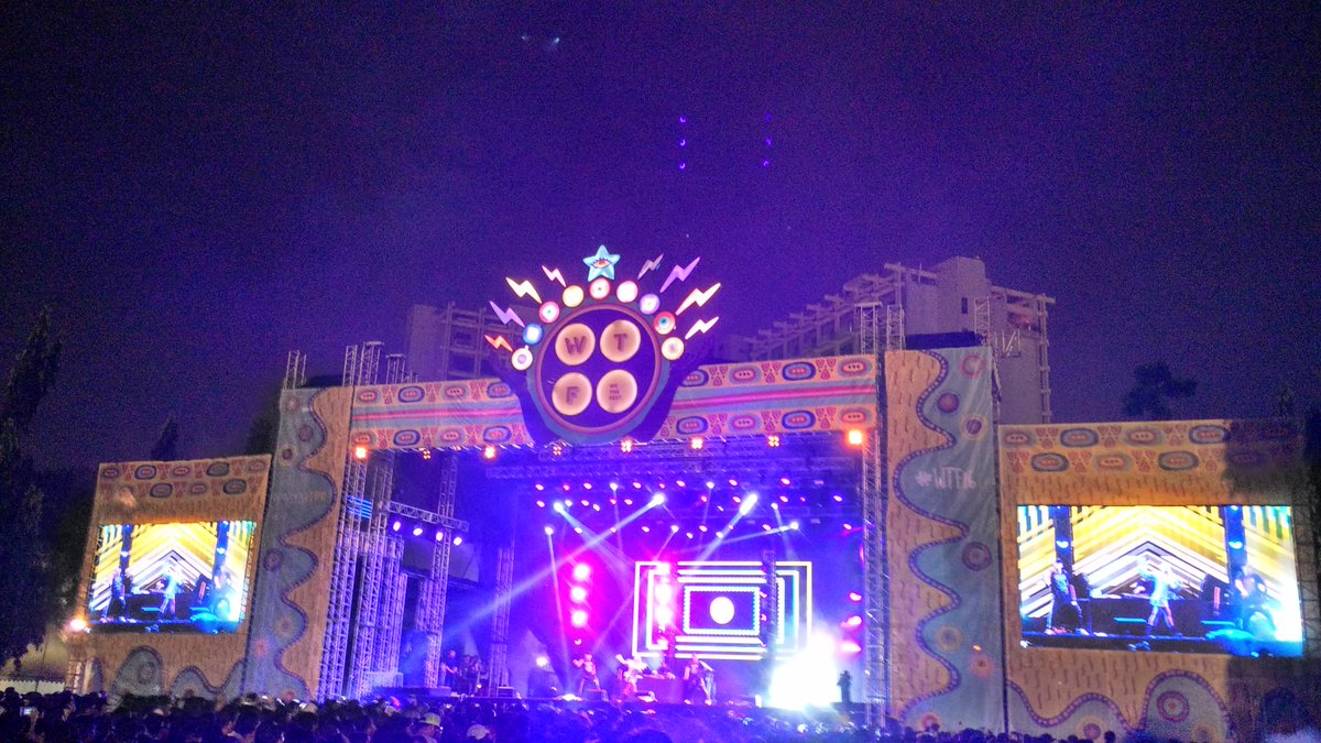 merchmaniacs's tweet image. Performance CL at @WeTheFest Promoted by @IsmayaLive #WTF16 #MMLivetweet #MMmedia