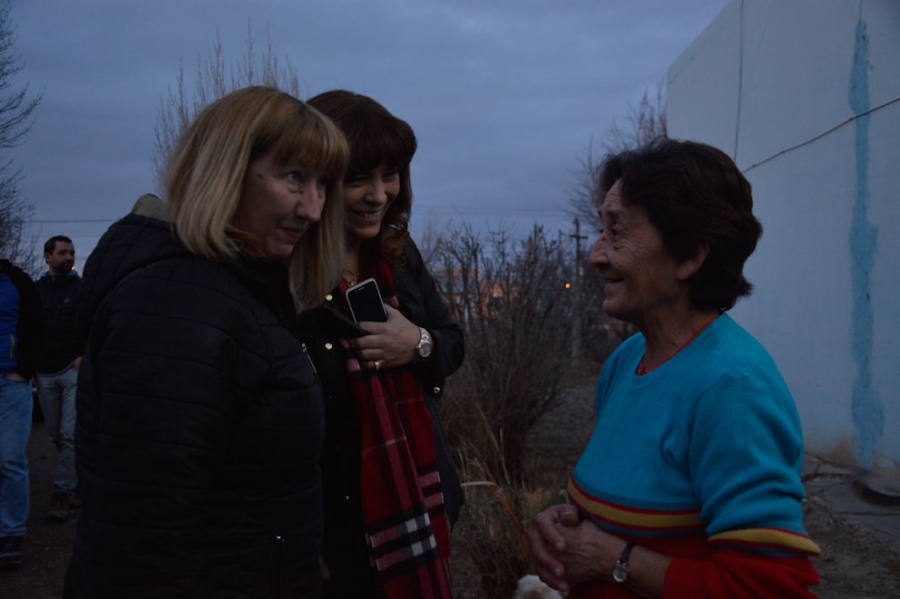 GabyDiputadaPJ's tweet photo. En Puerto Santa Cruz visitando amigos y compañeros https://t.co/wIfZQwgYIt