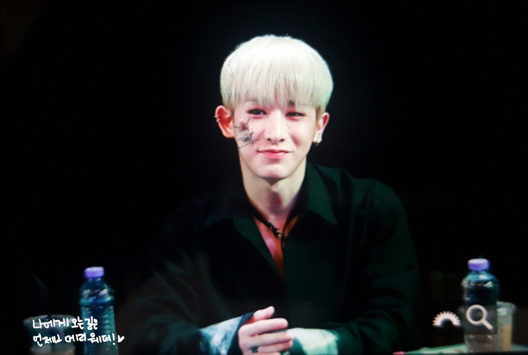 MerryWeather_WH's tweet photo. [160813] 신촌 팬사인회
#몬스타엑스 #MONSTA_X #원호 #WONHO  @OfficialMonstaX 웃을 때 제일 예뻐 😊 https://t.co/JWf4NgIS9V