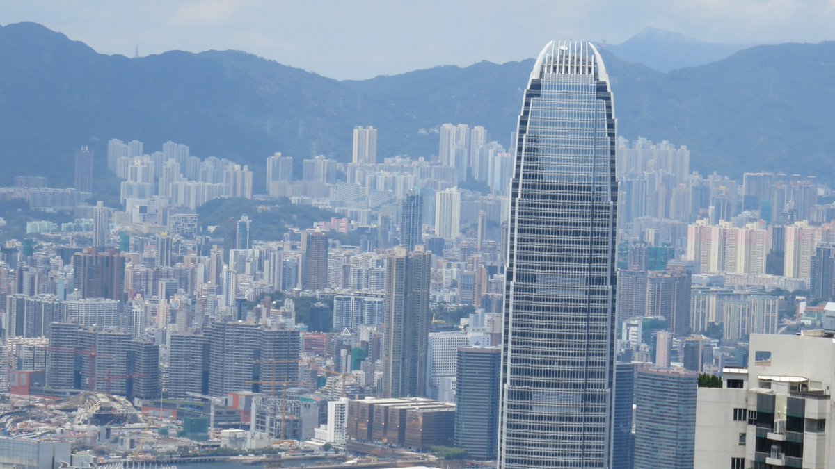 Penalosa_G's tweet photo. At #HongKong.Is it building dev. on steroids? Could it have been mid-rise next to each other? #VerticalSprawl? Nice? https://t.co/u2voZdR9mc