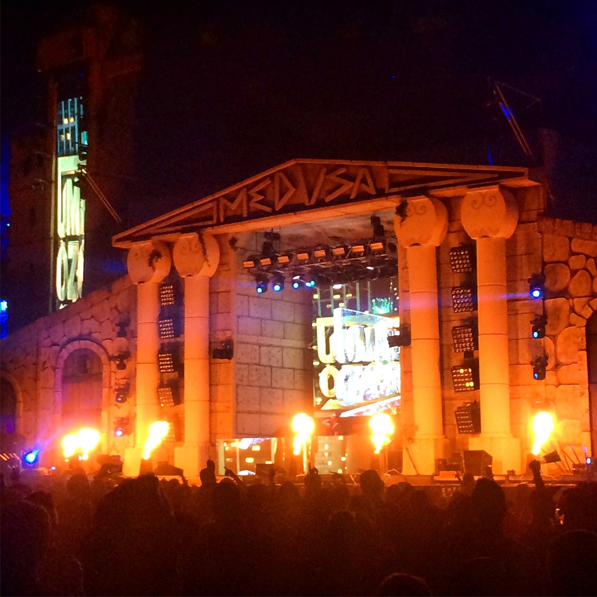 JLorbada's tweet photo. De verdad que hay que tener valor para preferir ir a Roma, Atenas o Pompeya pudiendo venir al @medusasunbeach!!! https://t.co/vwG5gy46Gw