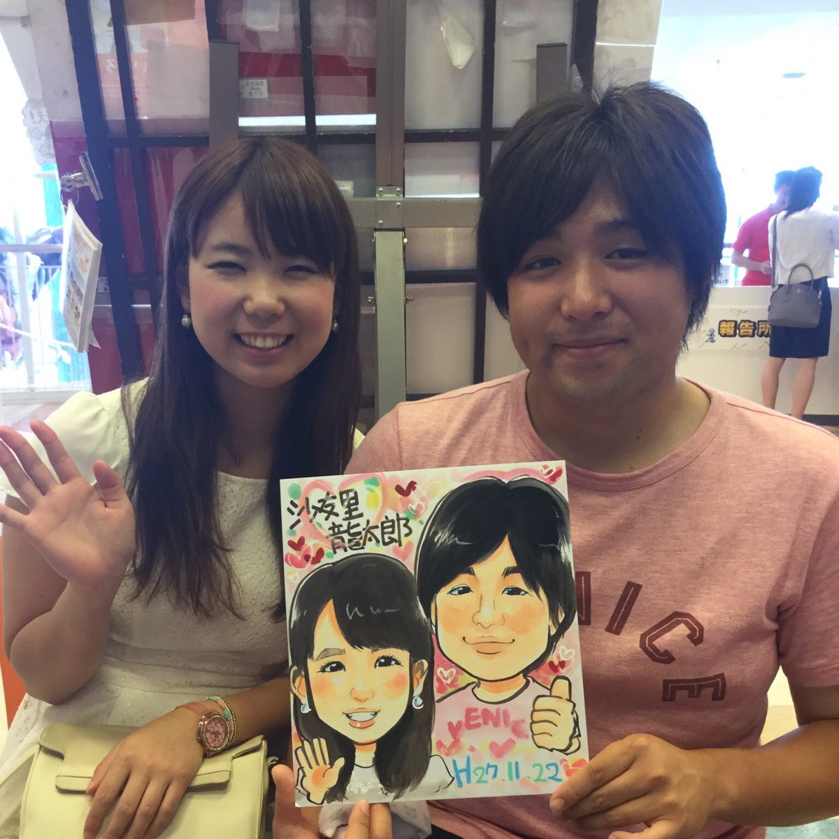 いちろ 似顔絵屋さん على تويتر 3日間 連続のアクアシティ無事に無事に終了致しました 描かせて頂いた全てのお客様 一緒に働いてくれた星の 子の皆様 本当にありがとうございました 画像は今日初めの 素敵なカップルです アクアシティ 星の子プロダクション