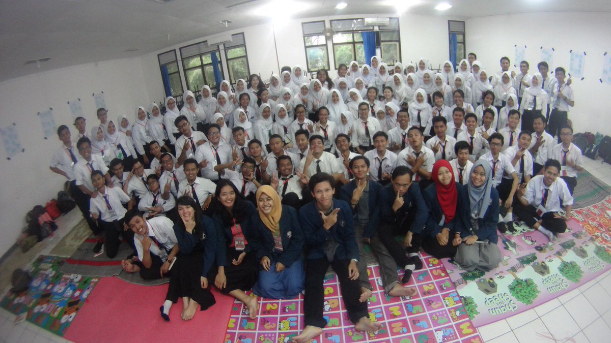 Yoooo salam dari kami kelas D a.k.a Francis Galton! <a href="/odmfsmundip/">ODM FSM UNDIP</a> #ScientistRanger Francis Galton??? SUPER!!