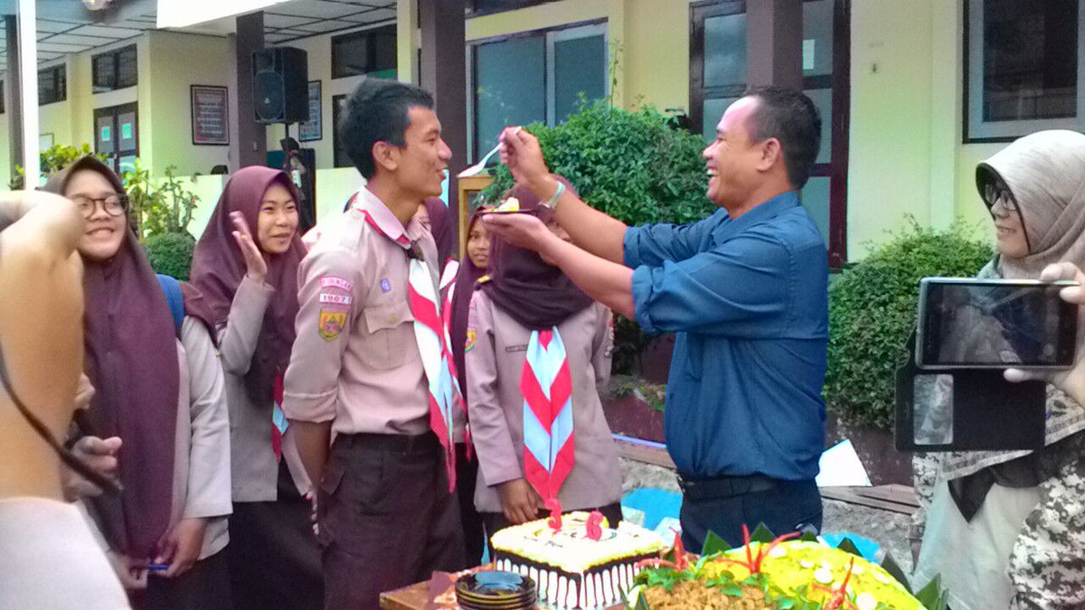 THETILIN_7702's tweet photo. Peringatan HUT Pramuka ke 55 &amp; ambalan kisandesar (smkn2 kuningan)k 36.
#hutpramuka55 
#pramukajabar 
#infopramuka https://t.co/M6AoAb4Id1