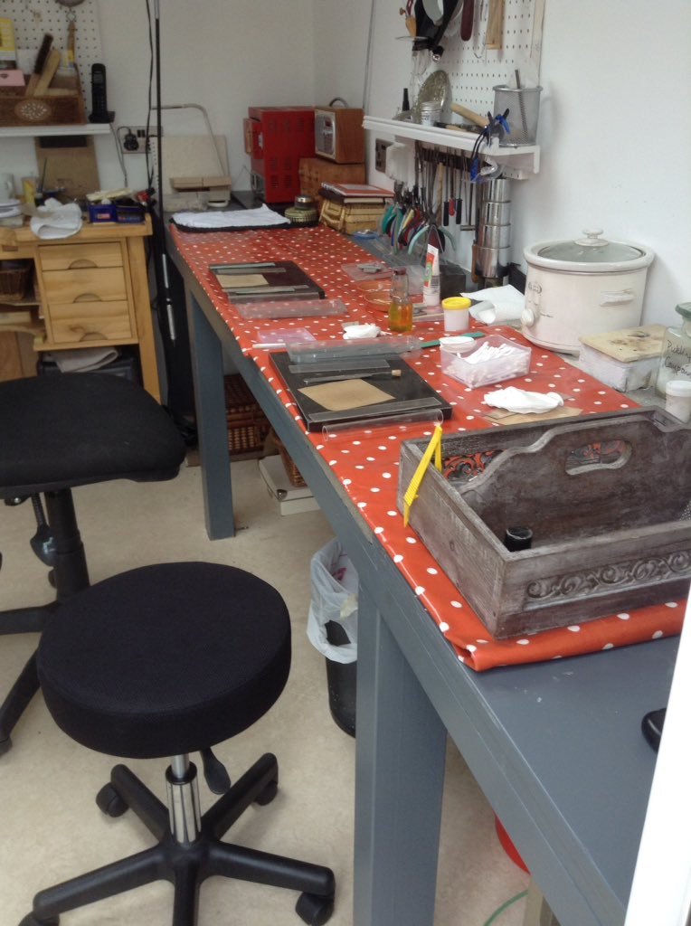 ArtyCarolBanks's tweet image. #silverworkshop today 4 #weddingpresent to neighbour making #leafpendant from #wedding bouquet,biscuits,lunch,ready