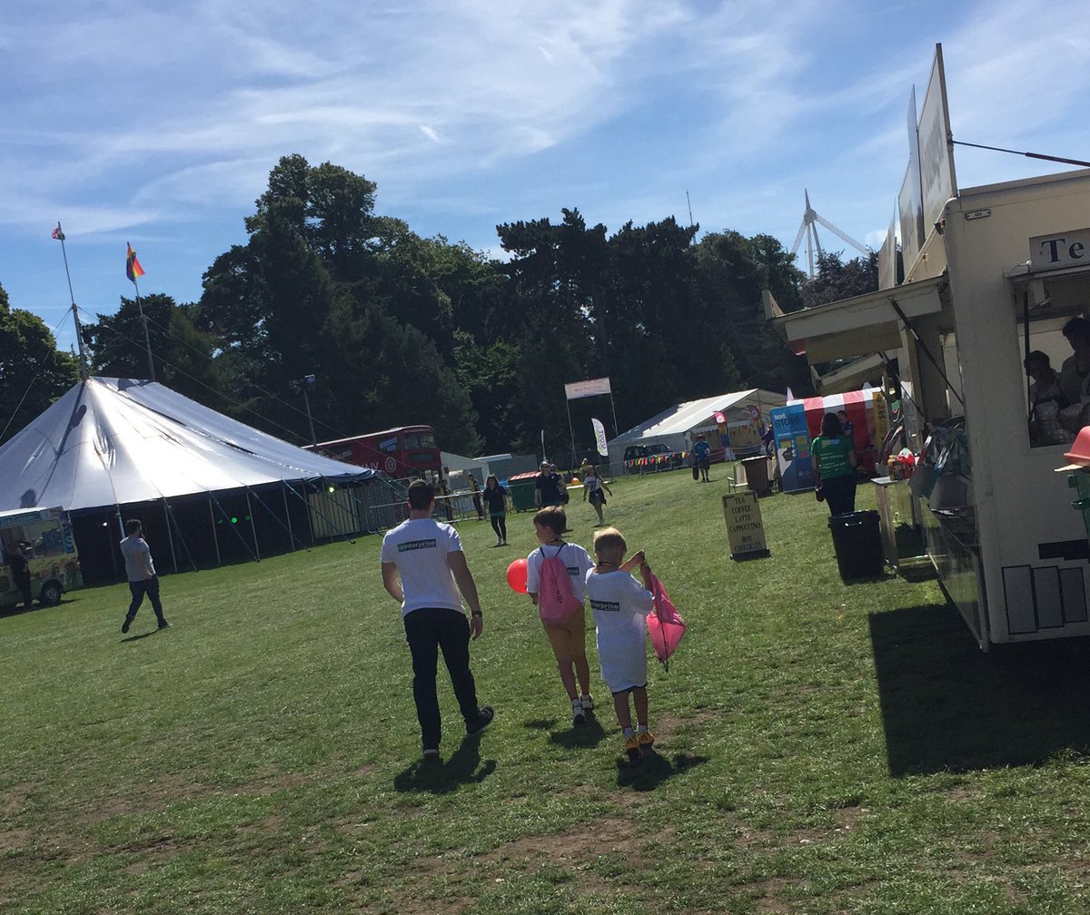 U5_Diversity's tweet photo. #minihelpers #u5diversity @PrideCymru https://t.co/SdaRPzTL5j