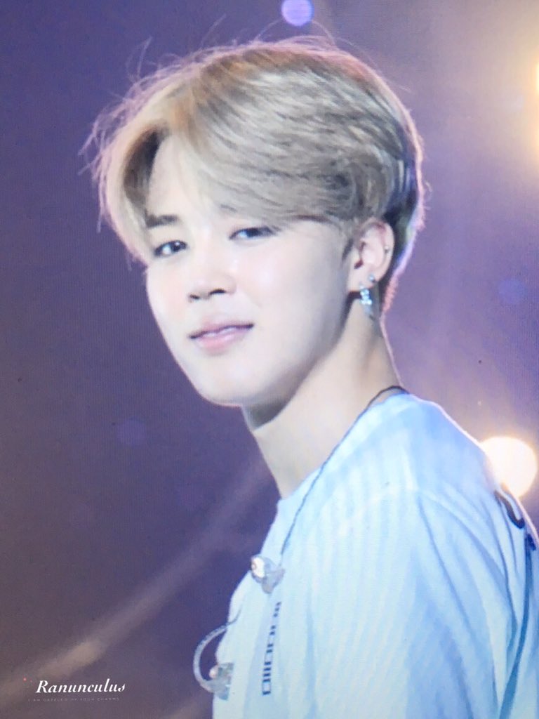 ranunculus1013's tweet photo. 160813 도쿄 #JIMIN
@BTS_twt 왕자님이다,,,,, https://t.co/mIcbqDhVlU