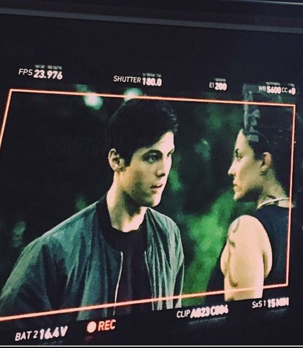 LightwoodBane96's tweet image. ALEC IS BACK (@MatthewDaddario)
MARYSE IS BACK (@NicolaNCD)

That jacket looks amazing.

(via alex_josselyn (IG)