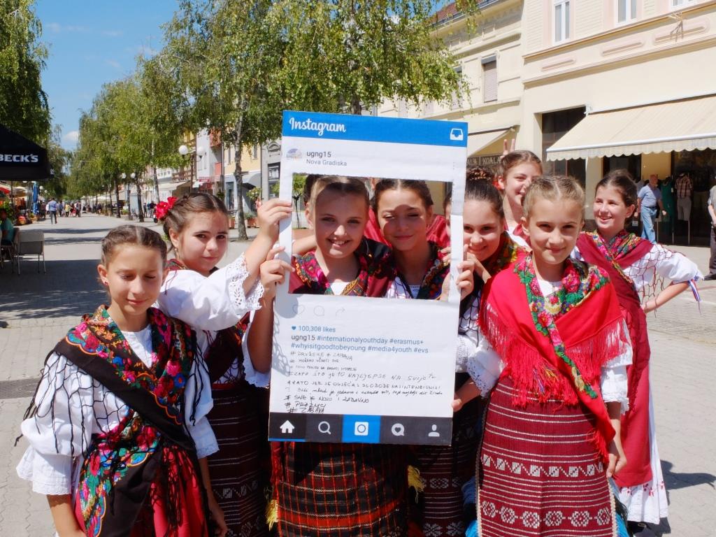 UGNG15's tweet photo. UGNG je povodom #IYD2016 provela kampanju #ZaštoJeDobroBitiMlad :) Prikupili smo puno pozitivnih poruka :) https://t.co/fnpwpF6Y3Y