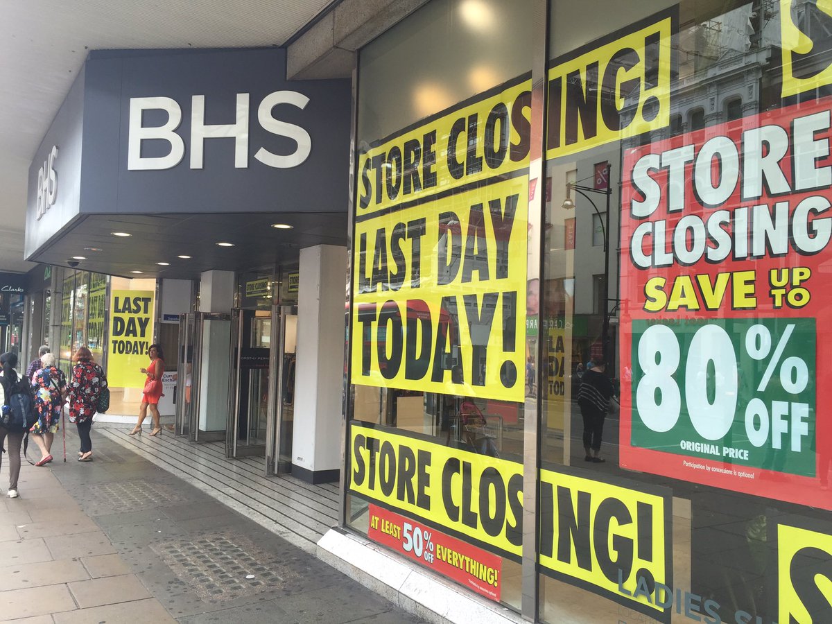 rachel_arthur's tweet photo. Honouring life of @BHS_UK by seeing its Oxford Street store off on closing day. So sad, even store fixtures for sale https://t.co/z3enn5J3n9