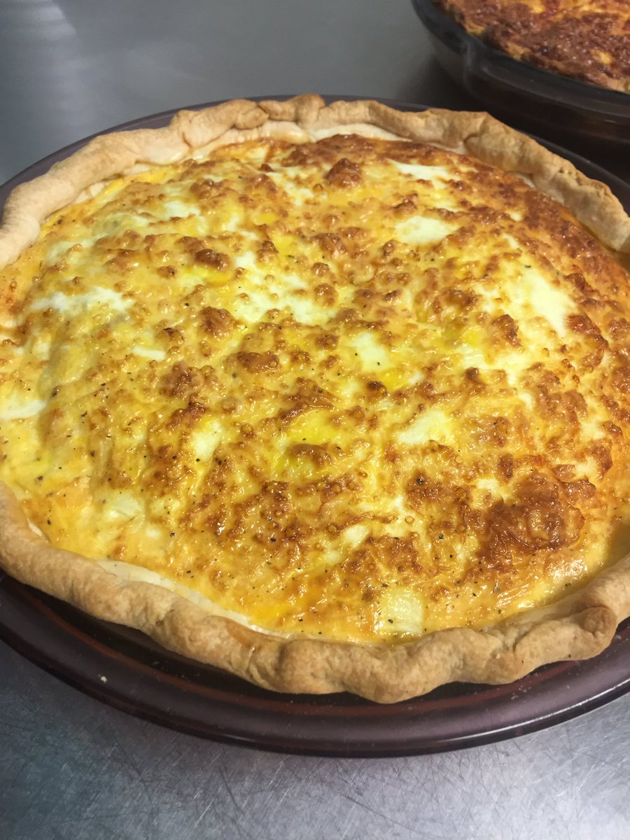 JavaJFortville's tweet image. Today we have Biscuits &amp;amp; Gravy or Quiche (ham, egg, &amp;amp; cheese) for $3.99. 8-11am today!!
#fabfortville #javalovin