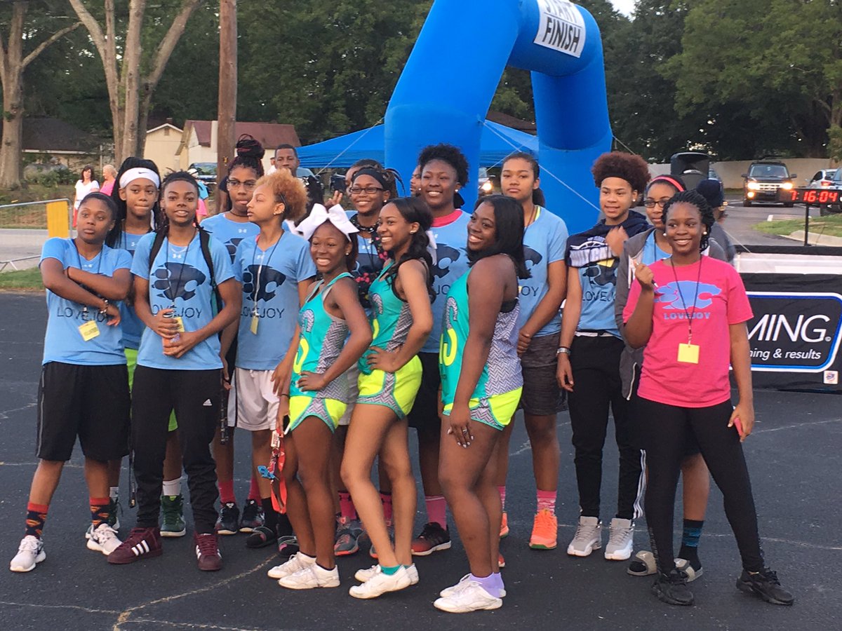 LovejoyGBB's tweet photo. @LovejoyGBB representing at Lovejoy 5K https://t.co/xkqwdota3E