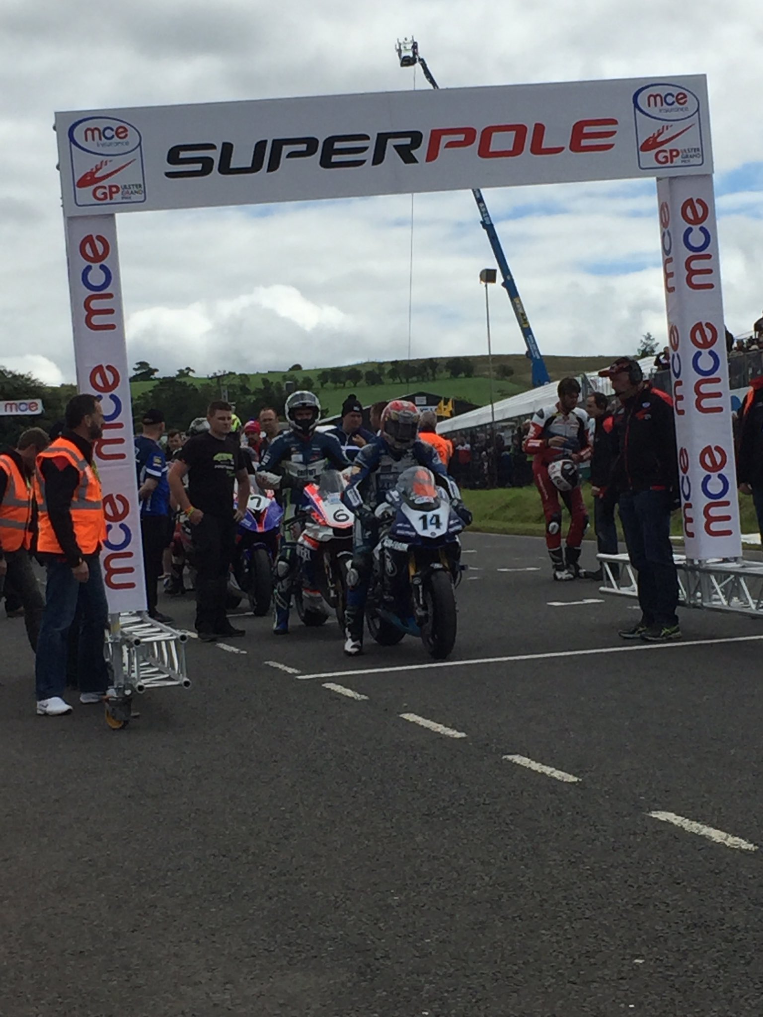 RACING - [Road Racing] UGP 2016 - Page 3 CpvLfb6WAAAaS6d