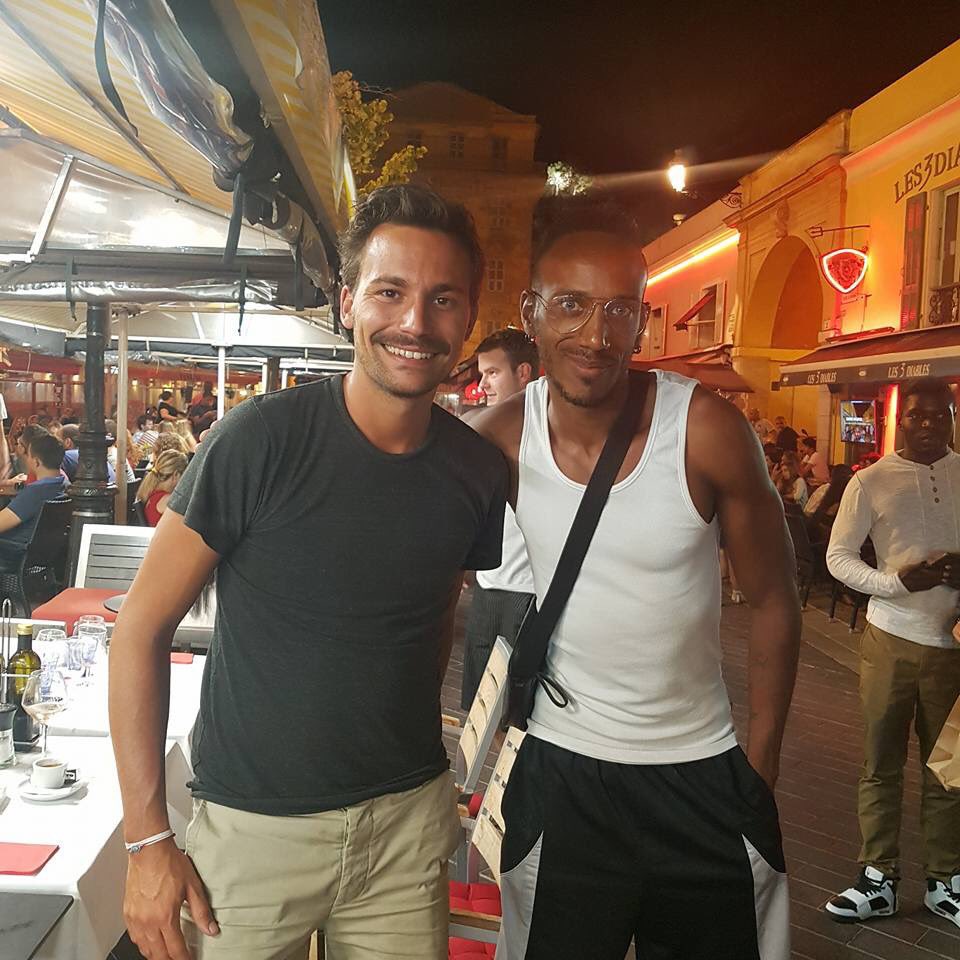 teamChamF's tweet photo. Le Chameroy se porte bien, bonnes vacances à tous 😋😘 https://t.co/w6DPrGsre3