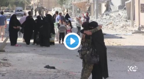 manjotudo's tweet photo. EXCLUSIVO: A felicidade da população de #Mandij após ser liberta do ISIS https://t.co/9egfBCAeFi https://t.co/ZvtsFBQQSC