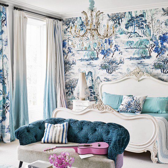 housetohome's tweet photo. Step into a detached Georgian house decorated with contemporary floral prints https://t.co/Jy8U45OLoG https://t.co/byr6LshTG2
