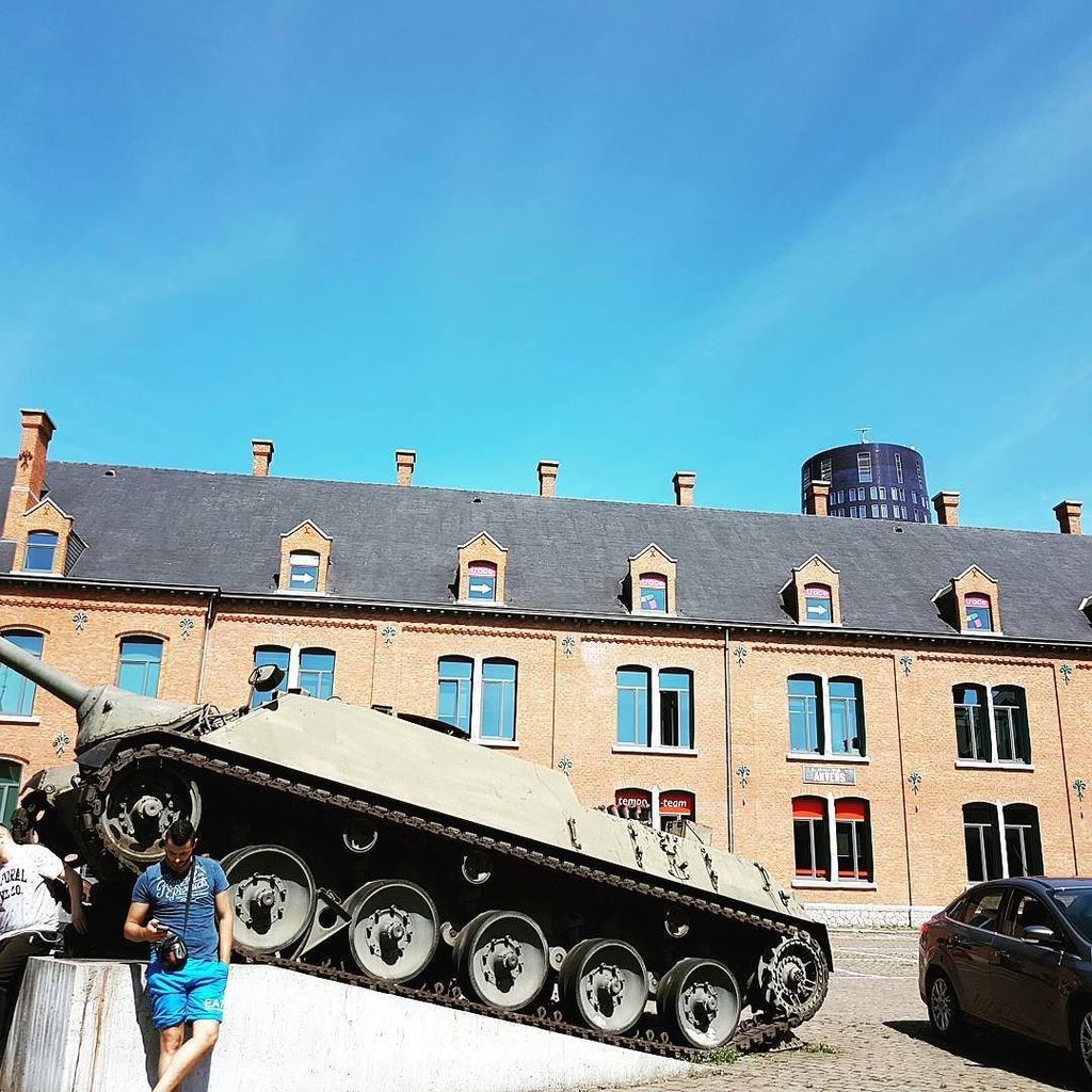 CorinneLeenheer's tweet photo. Un jour de soleil à Charleroi #instadiscover #charleroi #instasun #saturday #belgium #pokemongo https://t.co/iCW1hCJCCA
