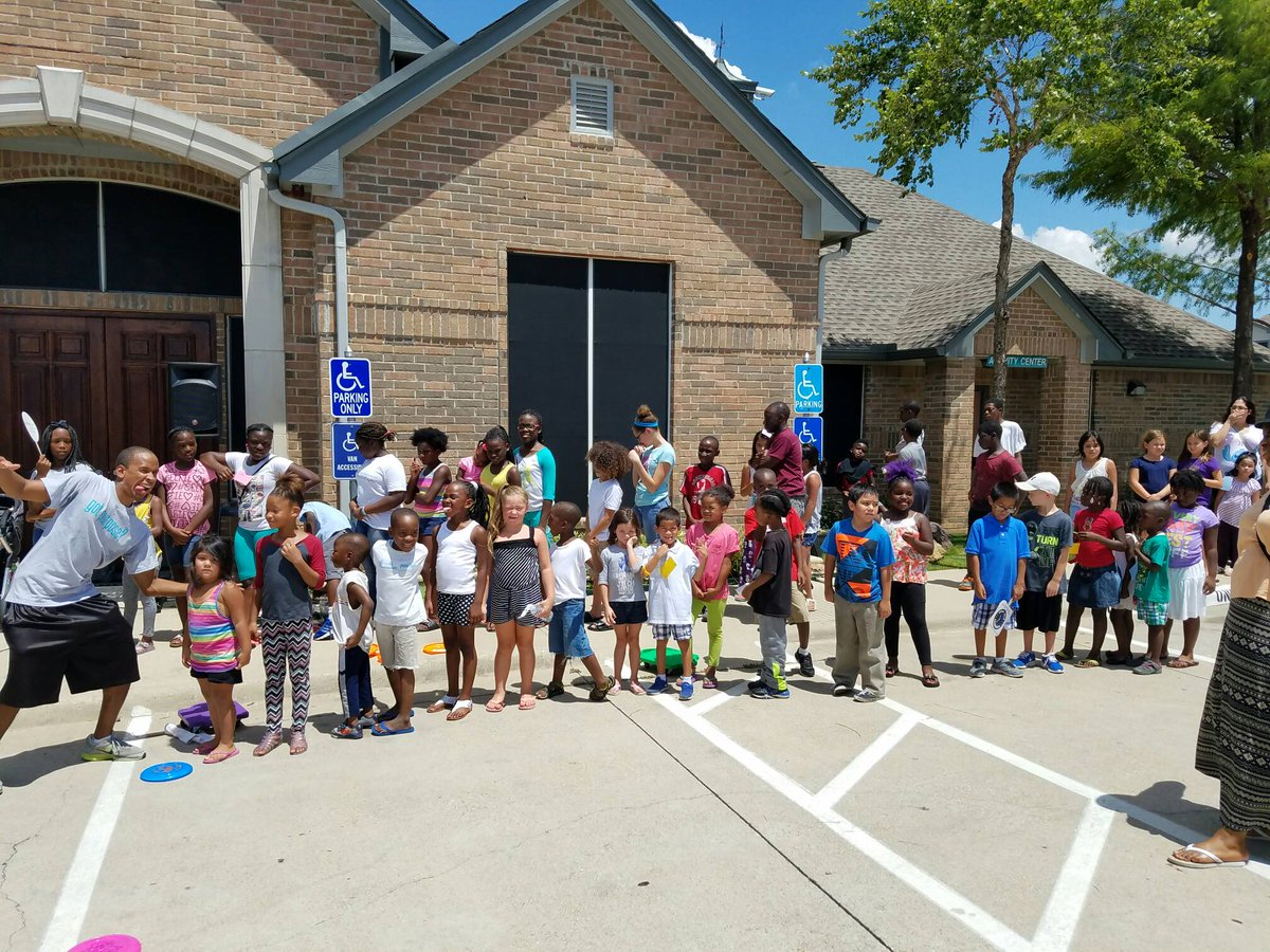 SolomonAdair's tweet photo. Back to School Jam 2016 https://t.co/DXxHcZ2hBn