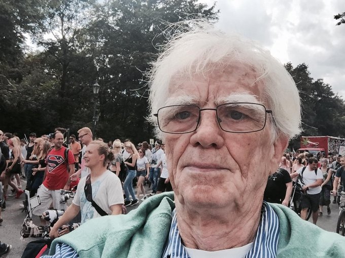 Bild auf Twitter anzeigen Bild auf Twitter anzeigen