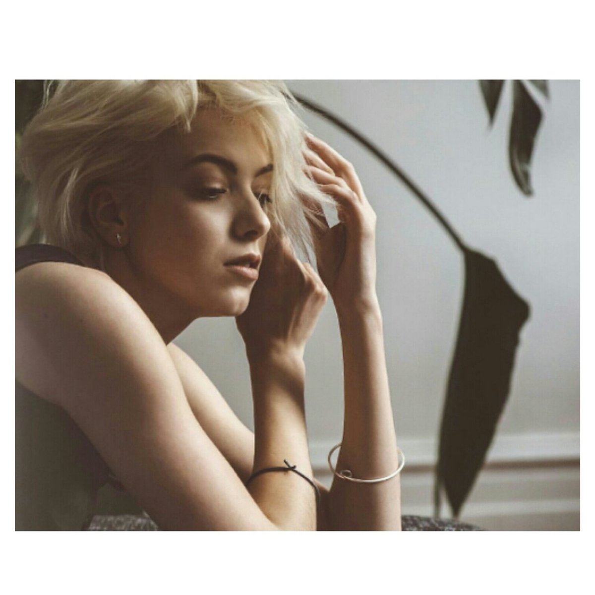 FDCCCanada's tweet photo. Canadian model #AmandaSheppard wearing the Copper and Comma bracelet from Series 3 by #PilarAgueci https://t.co/JNdWRLysTY