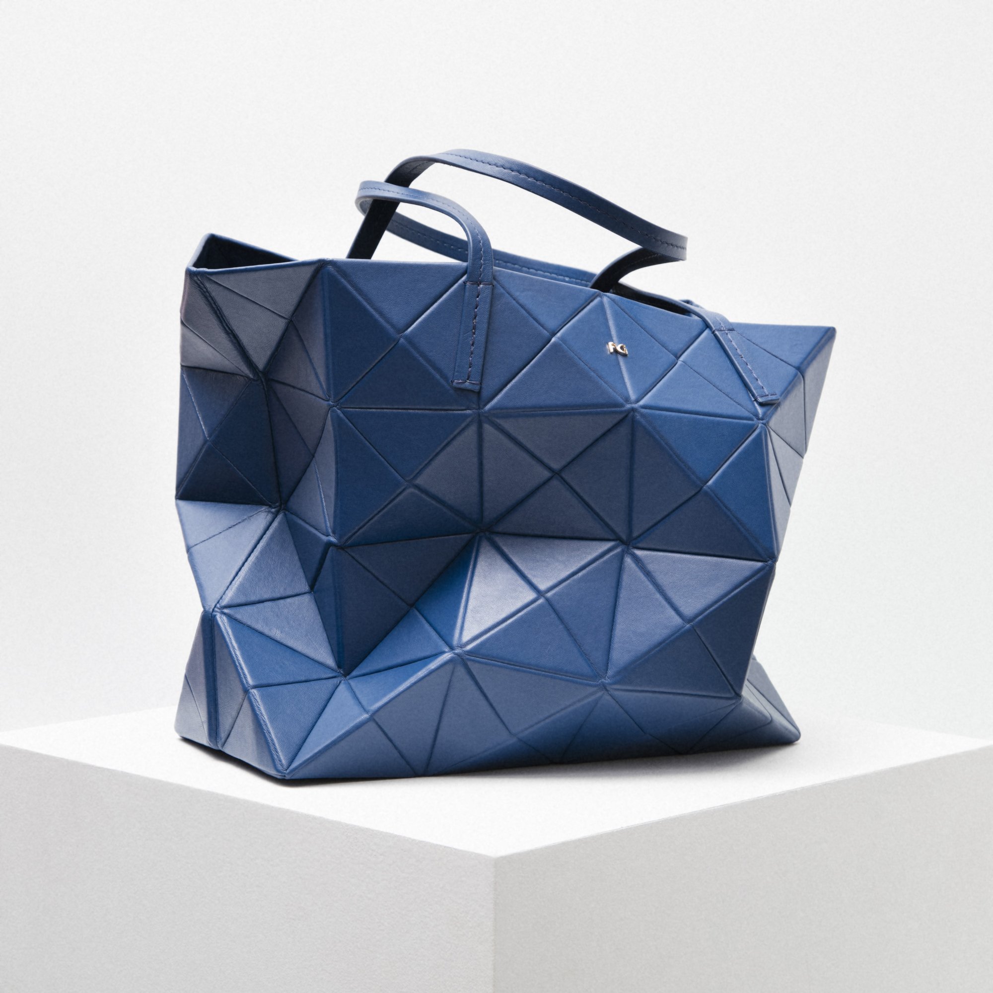 PURIFICACION GARCIA on X Nuevo bolso Origami en color Adriatico Descubre la esencia del mar Mediterraneo https t 7K3oIpzeOk https t FtTKCqPlFs X