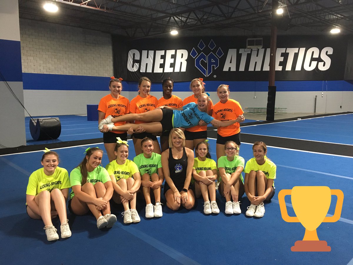 Happy to be spending the day with <a href="/misstarebear/">Taryne Blincoe</a> at <a href="/CA_ColumbusOH/">CA Columbus</a>. Comp team putting in work early this morning 💪🏼🐝🎀