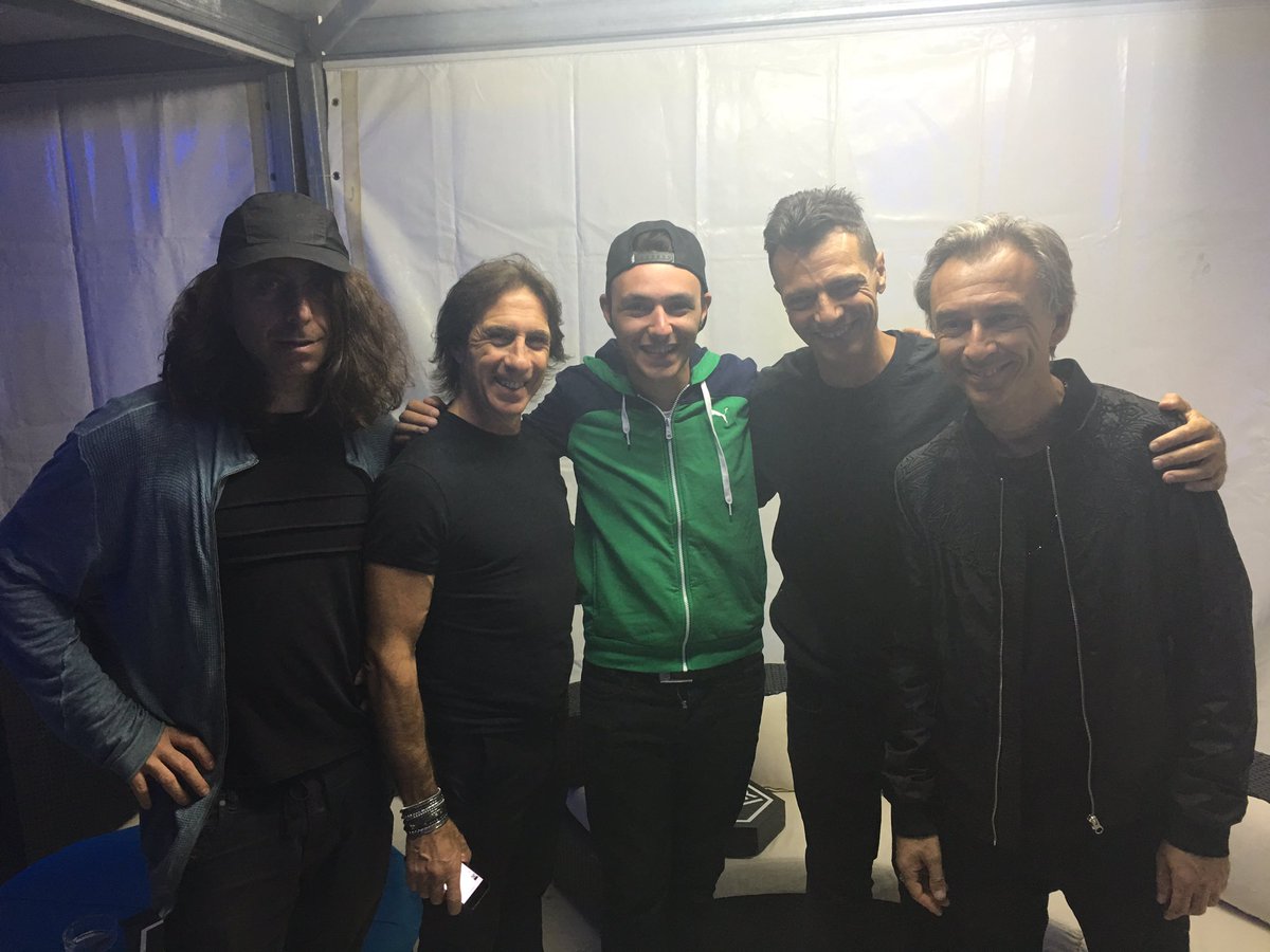 IannamOfficial's tweet photo. With #deejaytime bella ragaaa Grazie #illumina #tuttiiii https://t.co/QtDNoxLPuJ