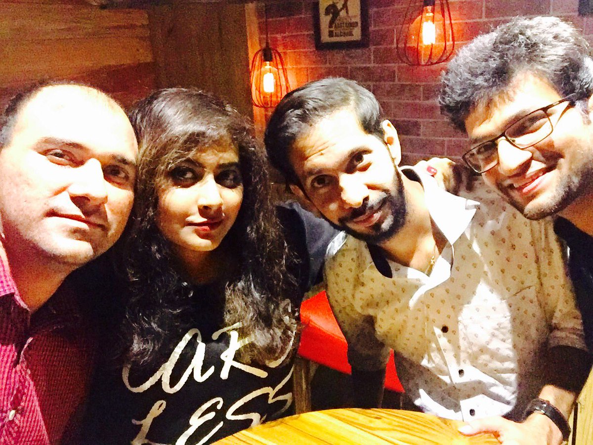 SimplySmritii's tweet photo. Dear #Kolkata here's a new place for u to party till you drop! #TheDrunkenMonkey 🍺 Thank You @Rig_Ved for the invite https://t.co/IbSrQ3YFzX