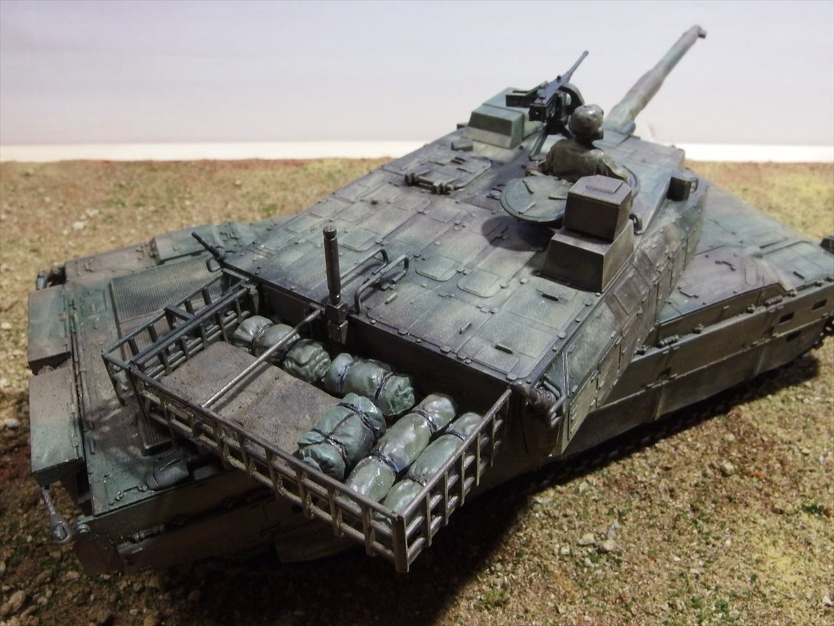 雷鳥８号 در توییتر こちらの戦車には砲塔後方ラックに48用ジェリカンセットのシートとティッシュペーパーをシート風に塗装した物を積載しています タミヤ 1 48ミリタリーミニチュア 陸上自衛隊10式戦車 戦車模型 戦車模型道 タミヤ