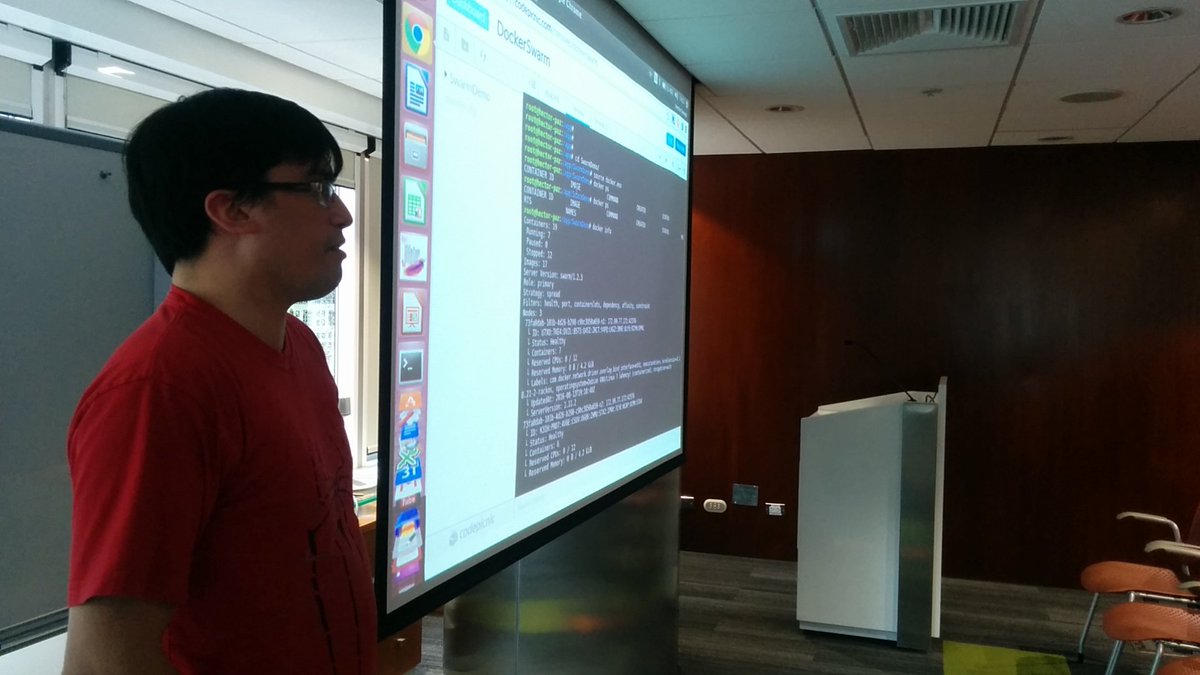 CesarAlvaradoP's tweet photo. @hdanniel Hector paz hablando de Docker Swarm y su experiencia en @CodePicnic #dockerconlima https://t.co/AwpTuG7fyv