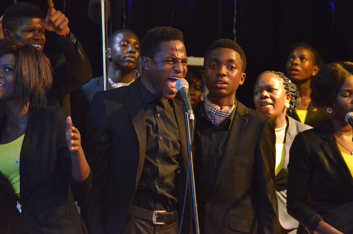 twocorg's tweet photo. #DAY6eveningsession #palacecall2016 #choirministration photo shot https://t.co/VlvW0eLTrE